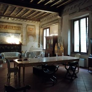 Palazzo Cinquecentesco Con Giardino Interno Διαμέρισμα Βερόνα Exterior photo