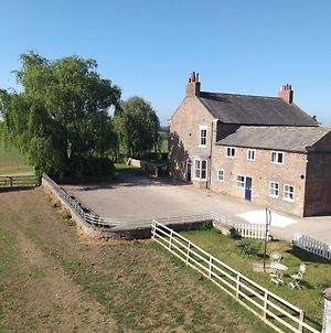 Burton Grange Farmhouse Bed And Breakfast Boroughbridge Exterior photo