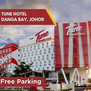 Tune Hotel - Danga Bay Johor Τζόχορ Μπάχρου Exterior photo