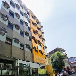 Oyo 860 Premium Nest Nano Suites Makati Μανίλα Exterior photo