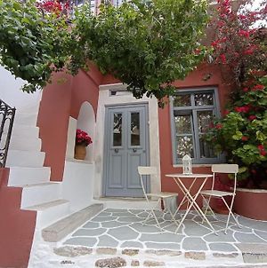 Moscha'S Pink House In Chalki Βίλα Khalkíon Exterior photo