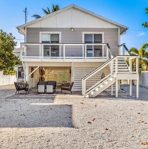 Fantastic Key West Style Stilt Home West Of 41 With Gulf Access And Close To The Beach Bonita Springs Exterior photo