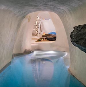 Mystagoge Retreat With Subterranean Pool/Jacuzzi Βίλα Βόθον Exterior photo
