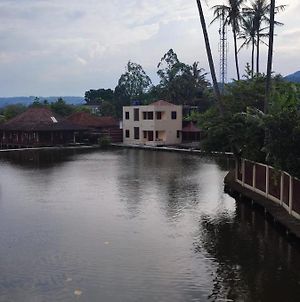 Villa Akasia Tarogong Exterior photo