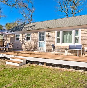Charming Cape Cottage With Patio 4 Mi To Beach! Dennis Exterior photo