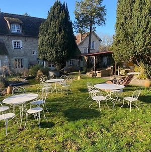 Une Vie En Rose Bed and Breakfast Pressagny-lʼOrgeuilleux Exterior photo