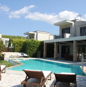 Pool Villa In Sani Παραλία Σάνη Exterior photo
