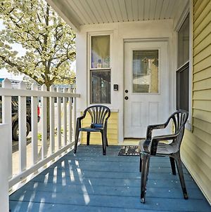 Wildwood Apartment - Porch And Enclosed Sunroom Exterior photo