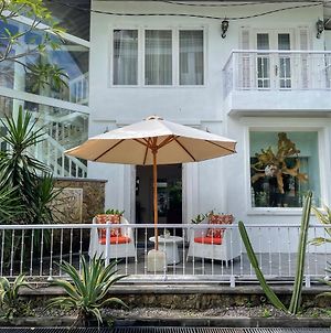 Villa Putih - Canggu Beach House 150M Berawa Beach Exterior photo