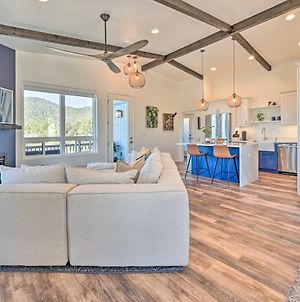 Luxe Pine Escape With Mtn Views And Gas Fire Pit! Βίλα Exterior photo