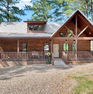 Gorgeous Idyllic Cabin W Hot Tub And Fire Pit Quittin Time Is Secluded Romantic Oasis W Luxury Bathroom Double Shower And Bathtub Foosball Table Broken Bow Exterior photo