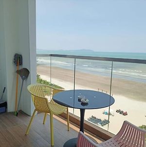Timurbay Kuantan -Beachfront Paradise Getaway Διαμέρισμα Exterior photo