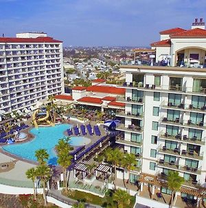 The Waterfront Beach Resort, A Hilton Hotel Χάντινγκτον Μπιτς Exterior photo