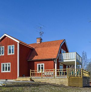 Stunning Home In Strngns With 5 Bedrooms, Sauna And Jacuzzi Strängnäs Exterior photo