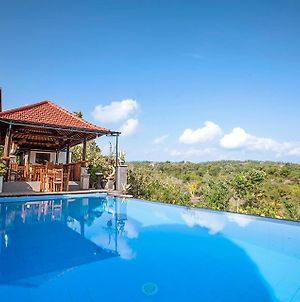 Kaylas Hill Jungle Resort Nusa Penida Exterior photo