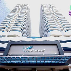 The Wave Suites Melaka Exterior photo