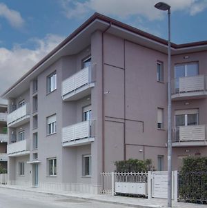 Palazzina Romani-Romani Holidays Apartments Alba Adriatica Exterior photo