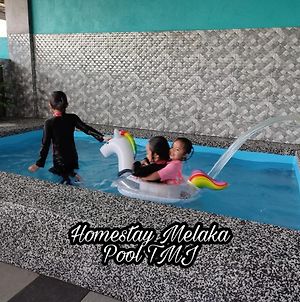 Homestay Melaka Pool Tmj Ayer Keroh Exterior photo