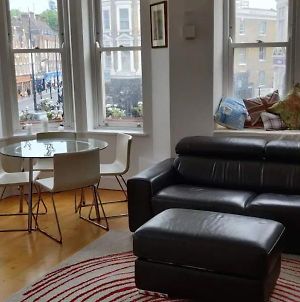 Homely 1 Bedroom Apartment In The Heart Of Vibrant Camden Λονδίνο Exterior photo