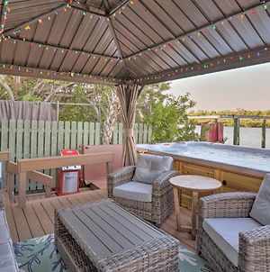 Waterfront Oasis With Views, Dock And Hot Tub! Βίλα Clearwater Beach Exterior photo
