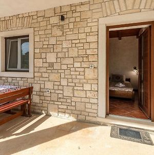 Amazing Apartment In Rovinjsko Selo With Wifi Exterior photo