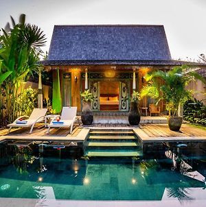 Villa G - Romantic Balinese Gem, Walk To Beach Canggu Exterior photo