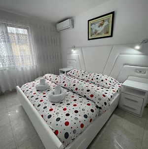 Romance Apartments Τίρανα Exterior photo