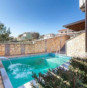 Amazing Home In Barbariga With Outdoor Swimming Pool, Jacuzzi And Wifi Exterior photo