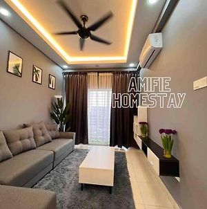 Amifie_Homestay With Free Wifi Bandar Saujana Putra Exterior photo