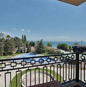 Lovely 1Bd Apartment With Pool View In Golden Sands Βάρνα Exterior photo
