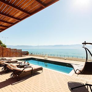 Aurora Luxury Retreat - Beachfront & Private Pool Βίλα Πεταλίδι Exterior photo