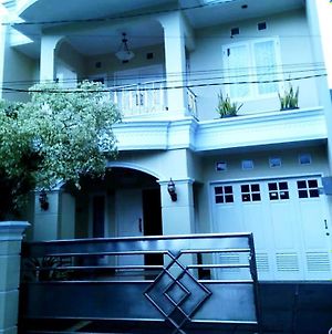 Rahayu Exclusive Villa Citepus Exterior photo