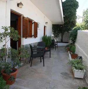 Chrysoula'S Welcoming Triple Room With Yard Μονεμβασιά Exterior photo