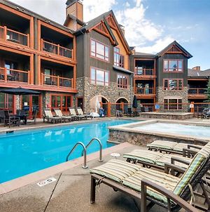 Spacious 4 Bedroom Ski In, Ski Out Mountain Vacation Rental Just Steps From The Snowflake Ski Lift In Breckenridge Exterior photo
