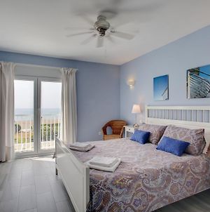 Your Vacation Retreat Right On The Beach Βίλα Casares Room photo