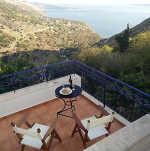 Traditional Sea View Vacation Home In Kourouklata Φάρσα Exterior photo