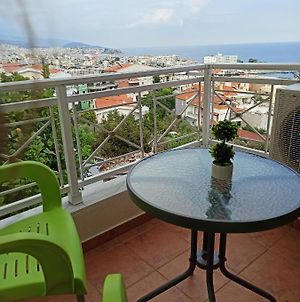 Όμορφο διαμέρισμα με θέα την πόλη και την θάλασσα , με WiFi Διαμέρισμα Καβάλα Exterior photo