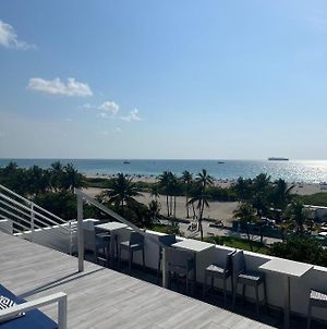 Suites At The Strand On Ocean Drive Μαϊάμι Μπιτς Exterior photo