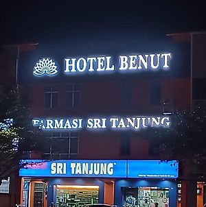 Hotel Benut Kampong Parit Tengah Exterior photo