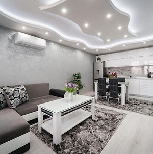 City Apartments - A Brand New Luxury & Comfy 2 Ασένοβγκραντ Exterior photo
