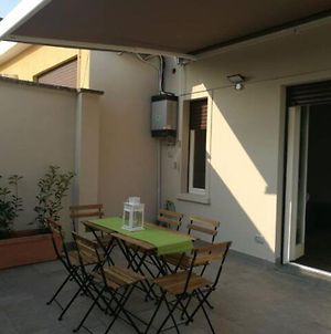 Appartamento Con Grande Terrazzo In Via Lomellina Μιλάνο Exterior photo