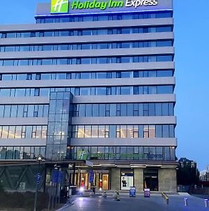 Holiday Inn Express Hohhot East Station Exterior photo