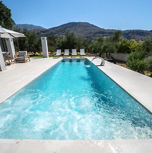 Villa Vivian Heated Private Swimming Pool & Jacuzzi Γεωργιούπολη Exterior photo