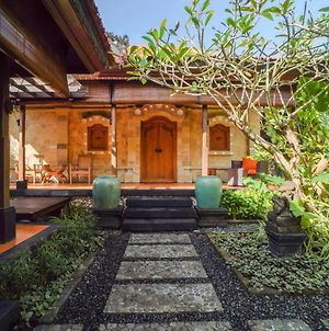 Giri Bhagawan Villas & Spa Νούσα Ντούα Exterior photo