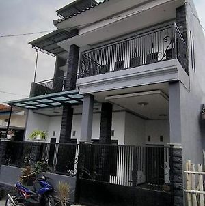 Villa Azahra Tlekung Exterior photo
