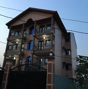 At Home Lisda Yaoundé Exterior photo