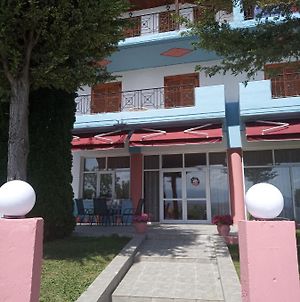 Hotel Limni Áyios Pandeleḯmon Exterior photo