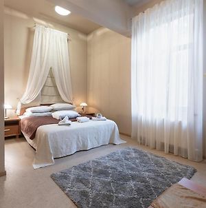 Room In Bb - Valensija - Suite For Two In Nice Hotel Jūrkalne Exterior photo