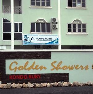 Four Rooms Golden Shower Apartment Malacca Exterior photo