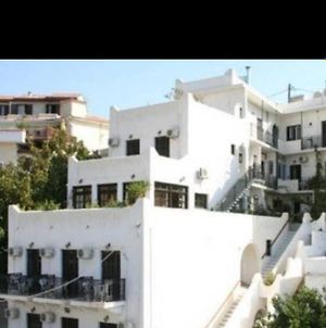 Odysseas Hotel Σάμος Exterior photo